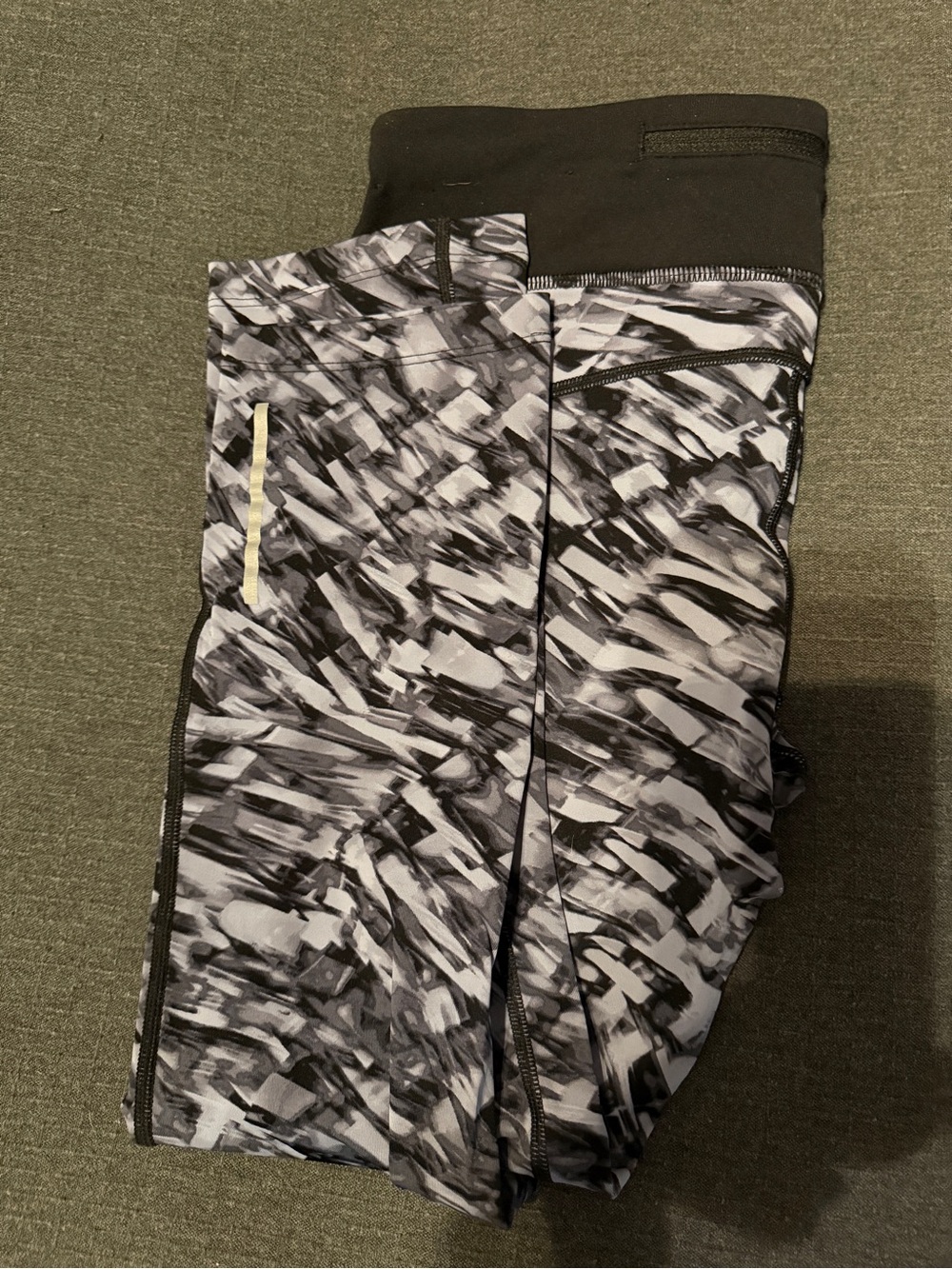 Nike Black & Gray Abstract Print Leggings